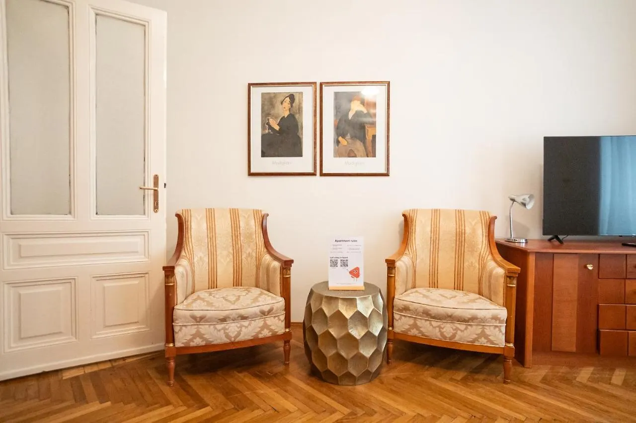 Central Spacious Apartment With A King-Size Bed Wien