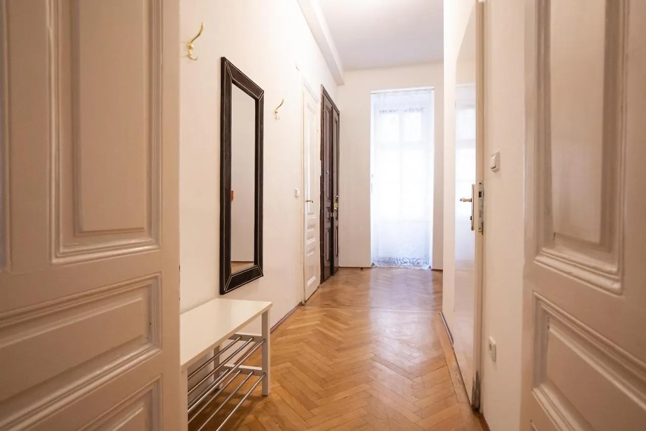 Central Spacious Apartment With A King-Size Bed Wien Østrig